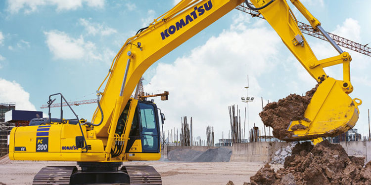 Komatsu lança duas escavadeiras hidráulicas, nas faixas de 20 e 36 toneladas