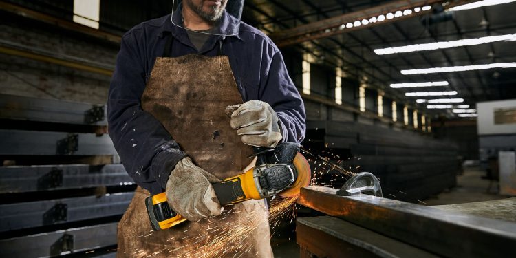 Dewalt lança discos abrasivos de corte HP2