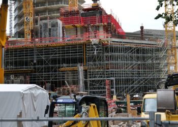 Segurança na montagem de andaimes e balancins