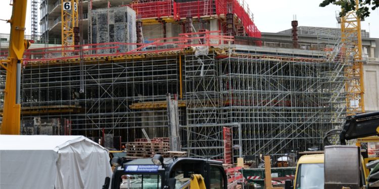 Segurança na montagem de andaimes e balancins