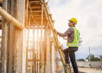 Construção lança campanha para enfrentar o calor nas obras