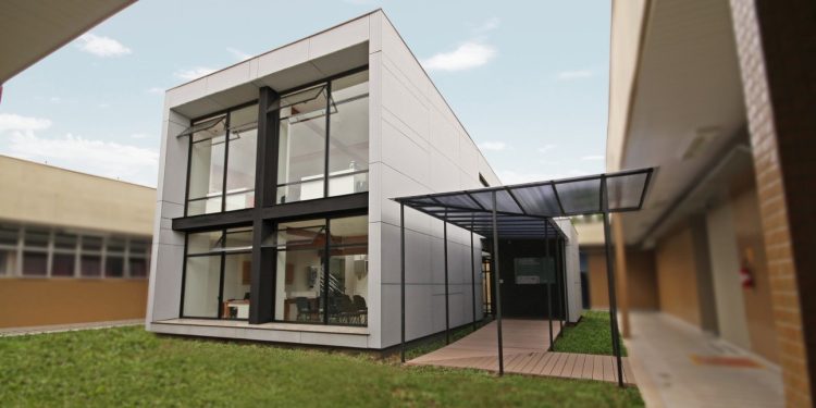 Casa construída em 3 dias é opção para desabrigados