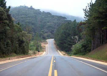 Governo de SP contrata obras para recuperação de rodovias