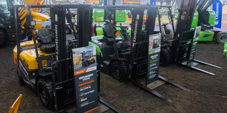 LiuGong expõe empilhadeira elétrica e plataforma tesoura na Analoc Rental Show